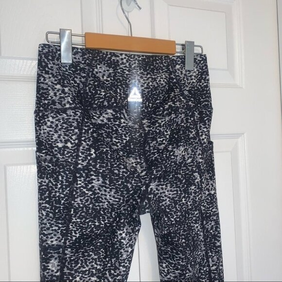 Reebok Leggings Women’s Size Small White Black Grey Spotted High Waisted Pockets - Picture 9 of 13